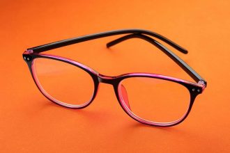 Explication des causes de la presbytie et de ses effets sur la vision